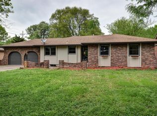 3231 W Whiteside St, Springfield, MO 65807