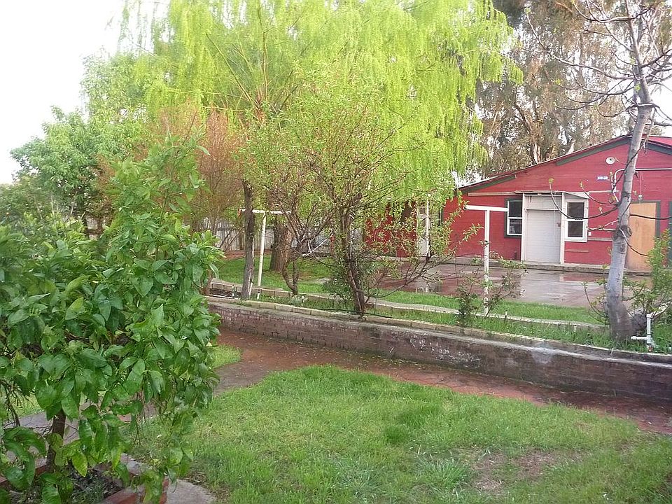 Side Garden and rear unit