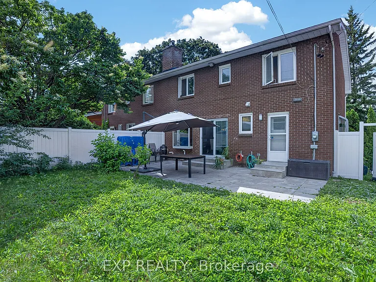 2490 Regina St — Photo 21