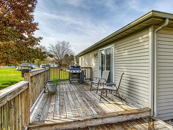 3rd image of 875 Jeflynn Dr