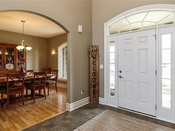 2nd image of 7303 Eagle Crest Dr