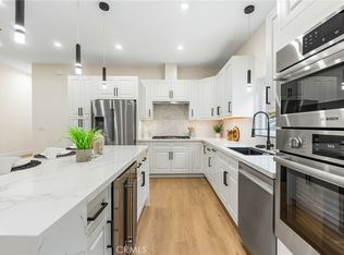 8010 Padre Ln, Los Angeles, CA 90046