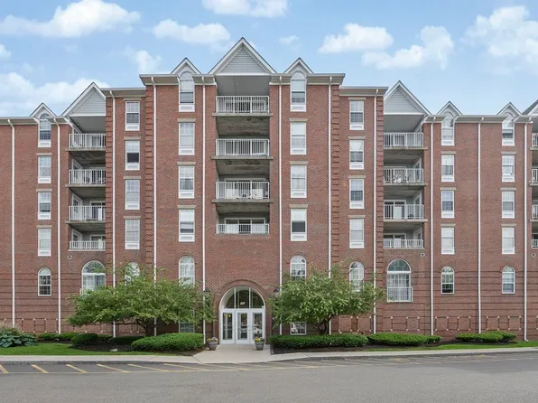 100 Boatswains Way APT 110, Chelsea, MA 02150
