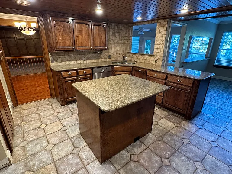 3622 Green Hollow Dr — Photo 11