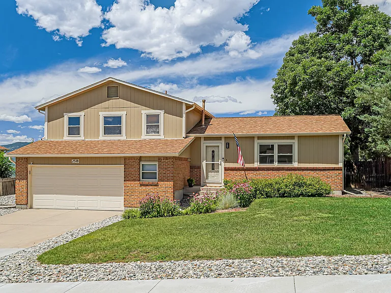 2518 Legend Ter — Photo 1