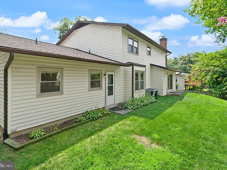8902 Huxley Ct — Photo 78