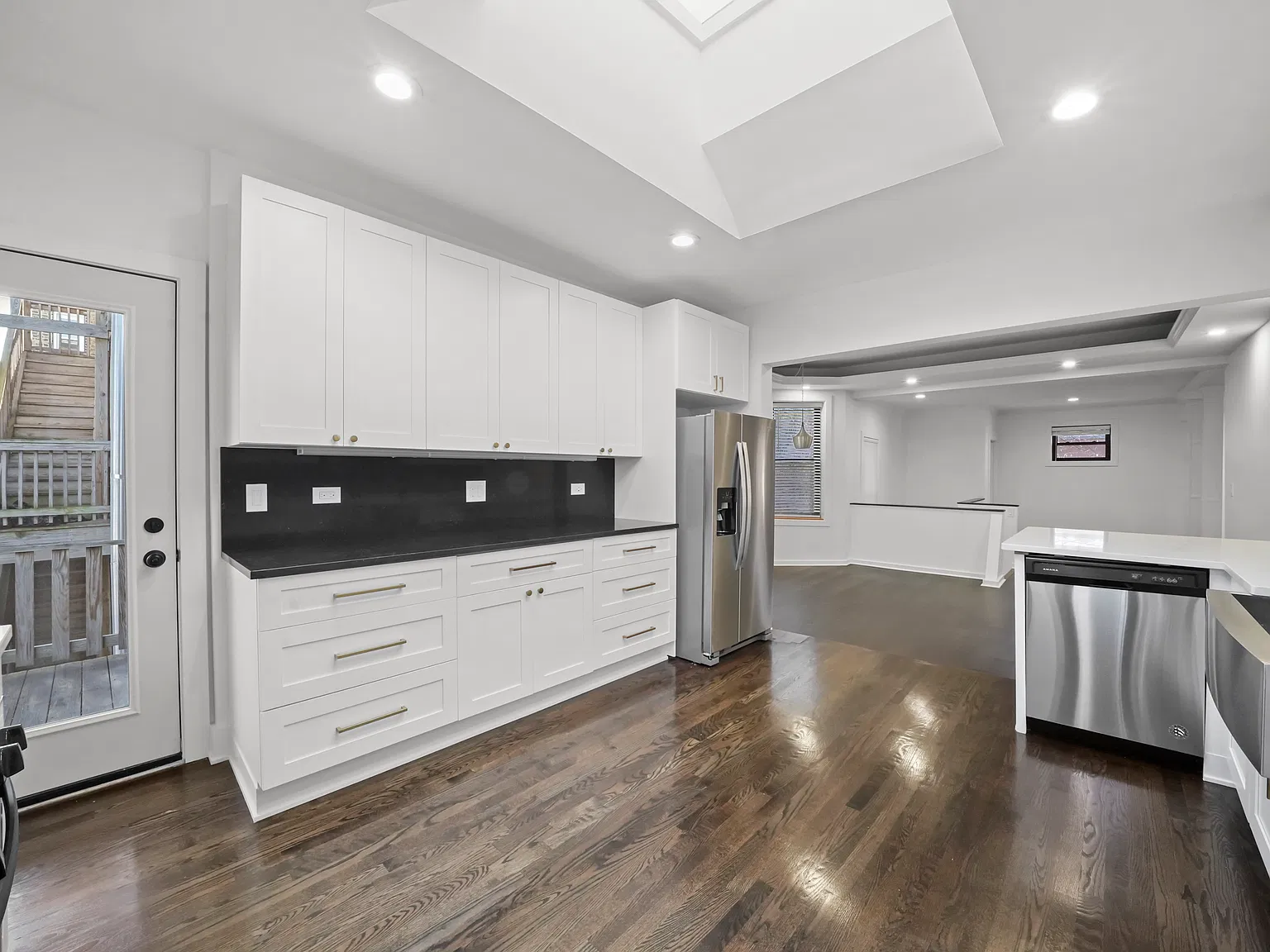 2 bed, 1360 sqft, $2,950 — Photo 3