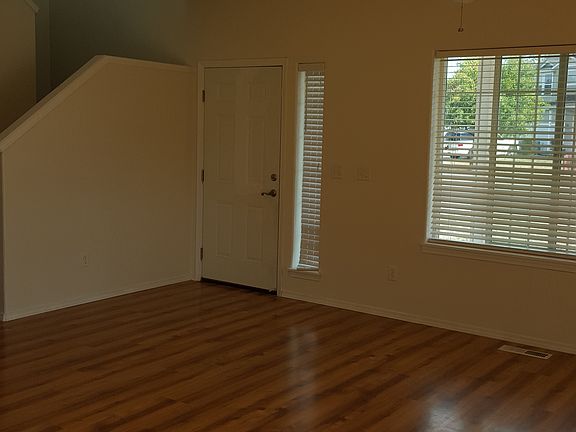 4th image of 1831 Schneiter Dr