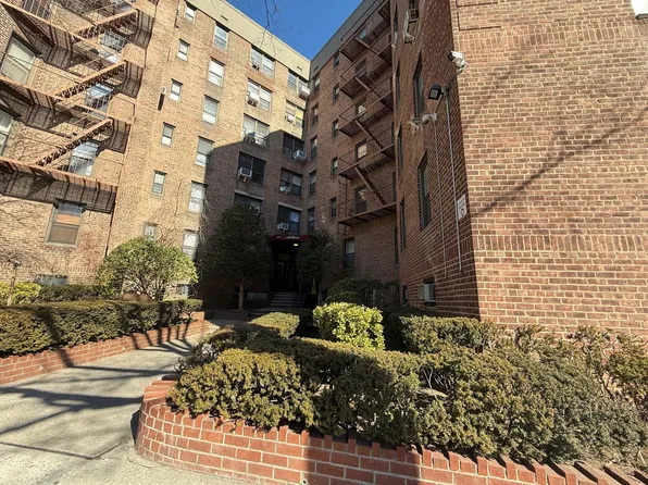 83-55 Woodhaven Boulevard #2L, Woodhaven, NY 11421