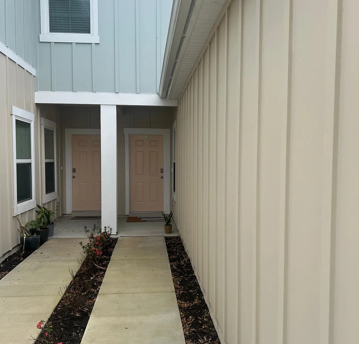 2 bed, 2.5 bath, 1210 sqft, $1,745 — Photo 2