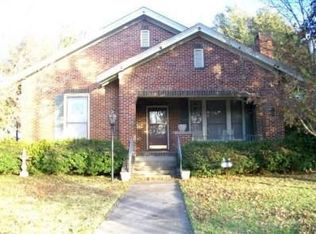1014 S Denton St, Gainesville, TX 76240