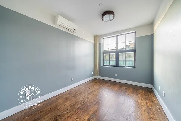 Rented by MySpaceNYC | media 8