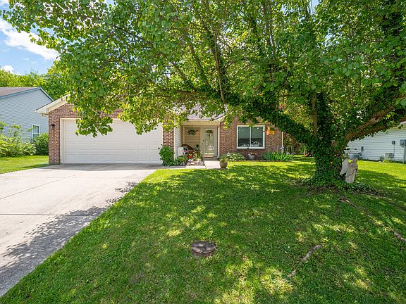 2nd image of 11811 Valley Creek South Dr