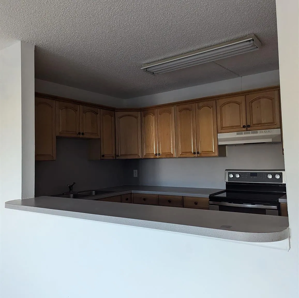 2 bed, 1.5 bath, 1075 sqft, $1,700 — Photo 4