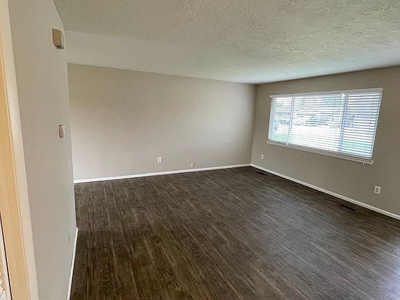 4th image of 9169 W Austin St