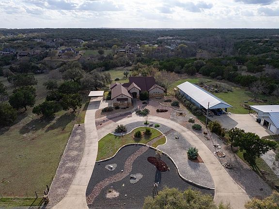 3rd image of 204 Skyline Rd