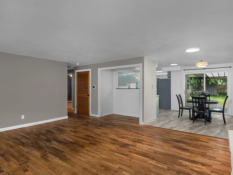 1418 Lebanon St SE — Photo 8