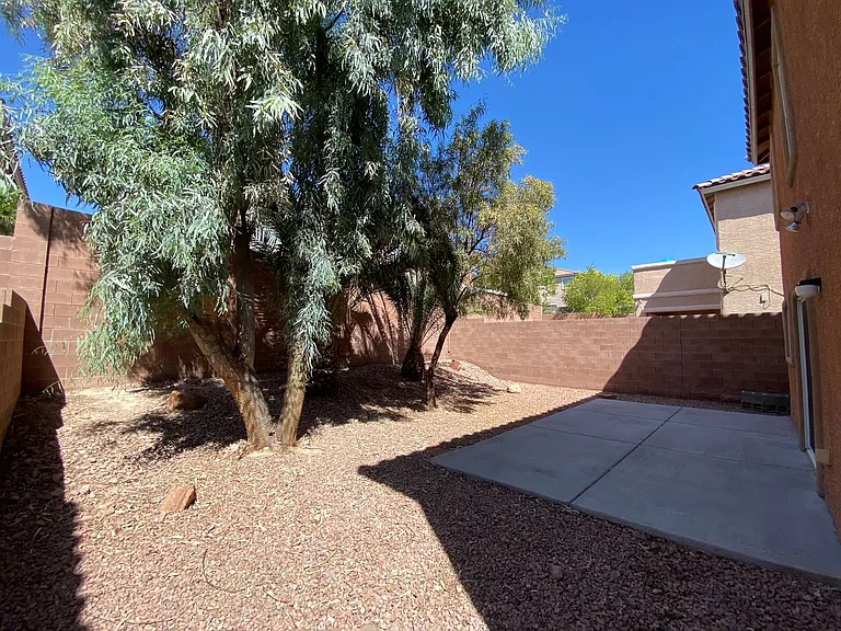 757 La Tosca St — Photo 17