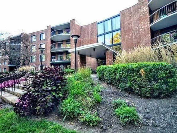 1415 E Central Rd, Arlington Heights, IL