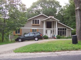 N4390 Park Rd, Cambridge, WI 53523