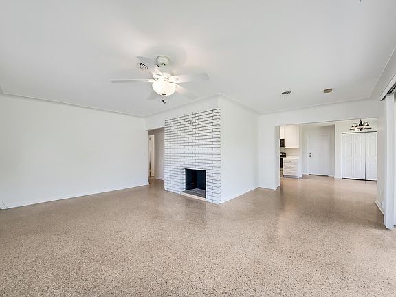 5th image of 2022 Collier Ave #0