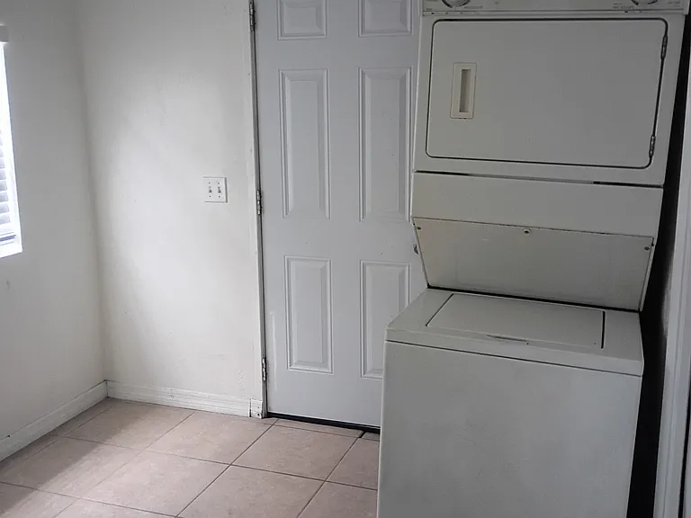 611 Ora St #4 — Photo 23