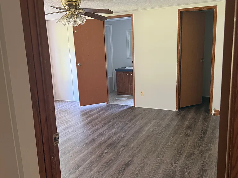 83 Caroline Dr — Photo 4