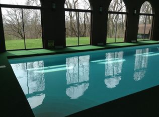 4864 Mooreridge Dr, Pittsburgh, PA 15227