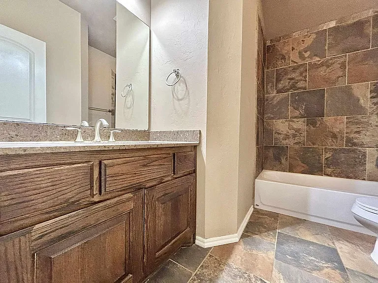 2222 Brook Dr — Photo 17