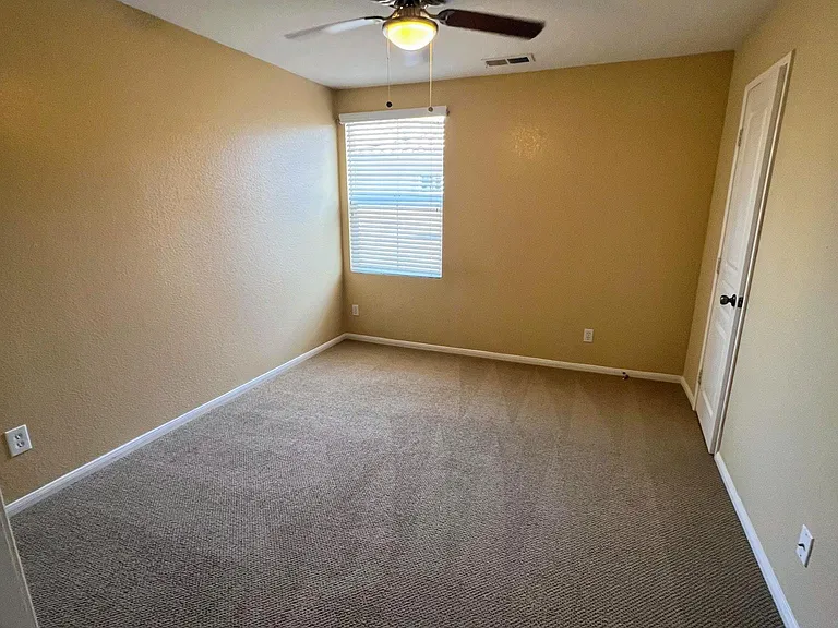 637 Kellogg St — Photo 19