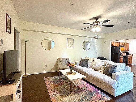 3rd image of 1624 16th Ave S APT 100