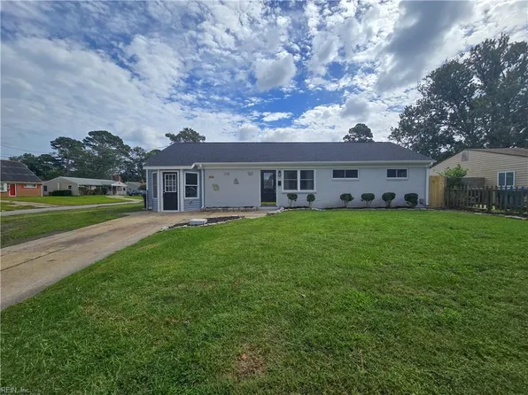 752 Farnham Ln, Virginia Beach, VA 23455