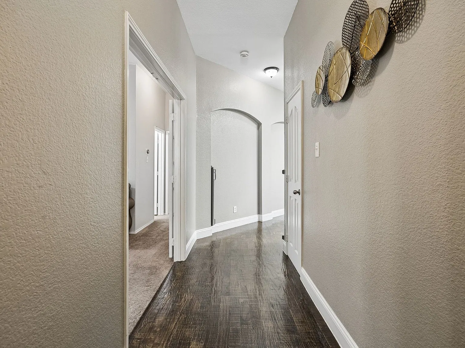 3 bed, 2.0 bath, 1733 sqft, $1,900 — Photo 3