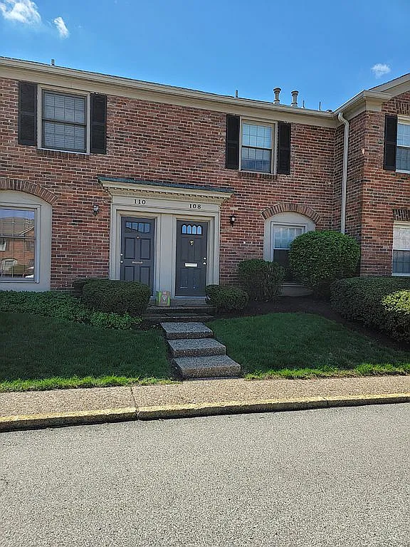 108 Jamestown Ct photo 1