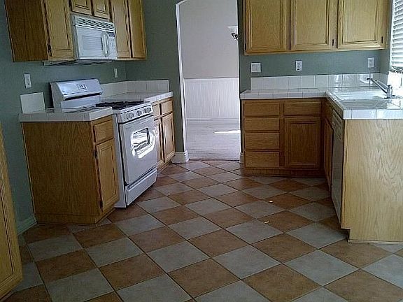 4th image of 2101 Vista Del Sol
