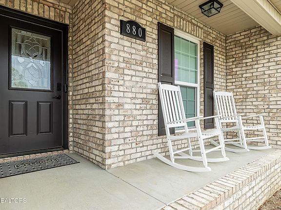 4th image of 880 Conner Ln