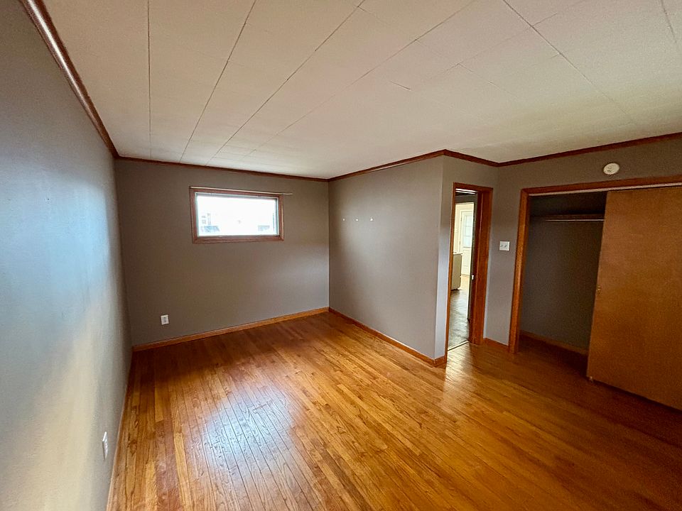 1st image of 904 W Lackawanna Ave #904