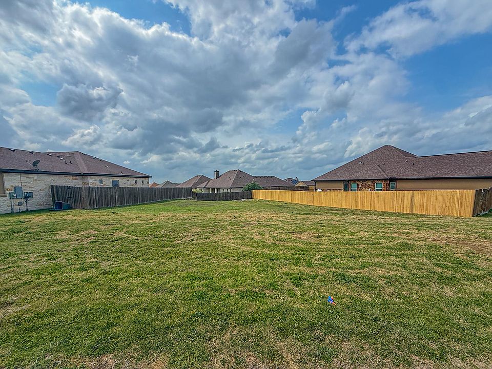 1st image of 169 Greg Ln