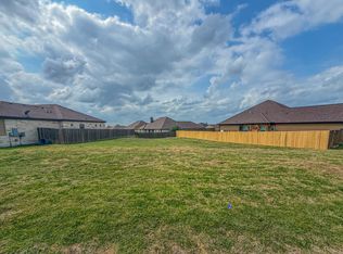 169 Greg Ln, Jarrell, TX 76537