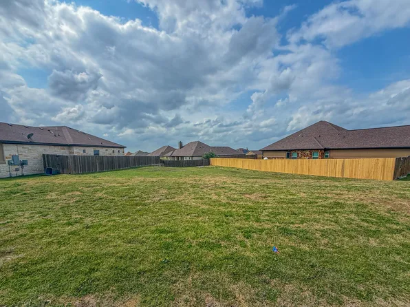 169 Greg Ln, Jarrell, TX 76537