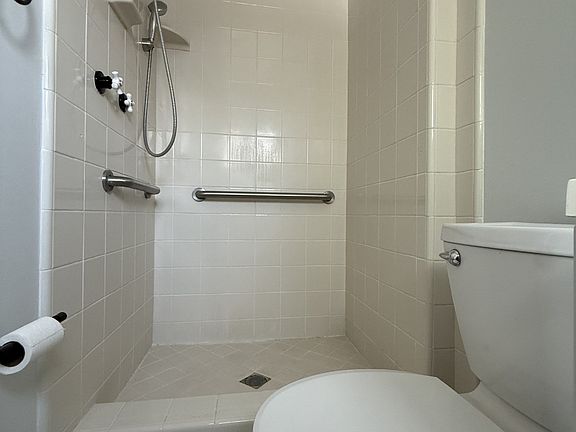 2nd image of 44346 Kirkland Ave