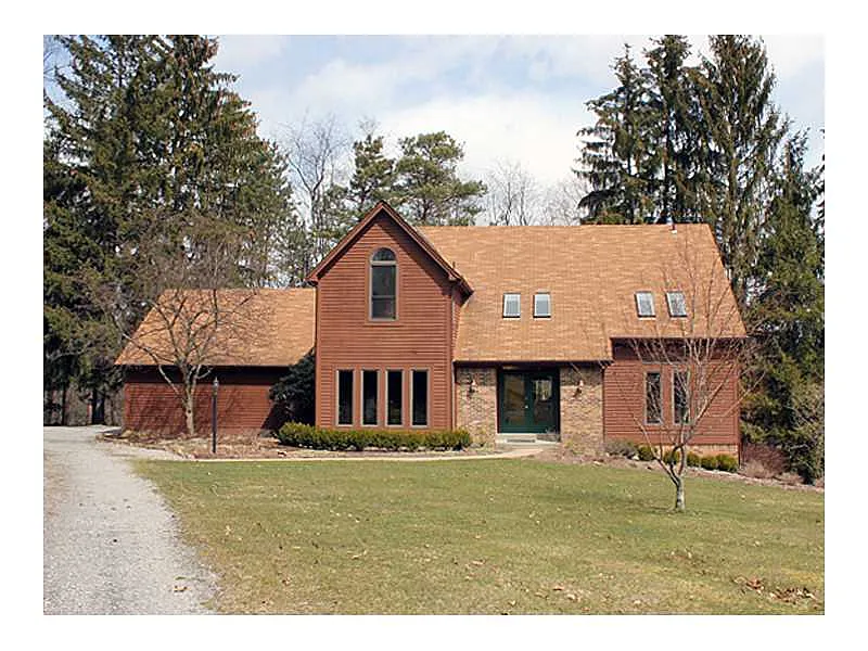 2401 Fairhill Rd photo 1