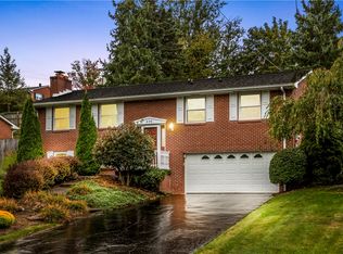 436 Sharon Rd, Coraopolis, PA 15108