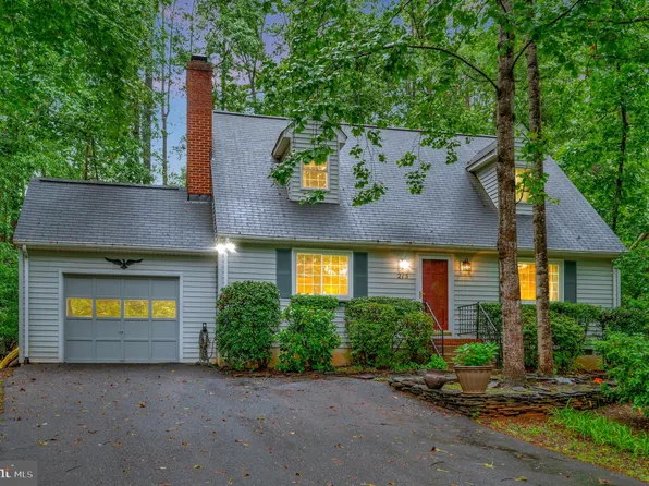 215 Mount Pleasant Dr, Locust Grove, VA 22508