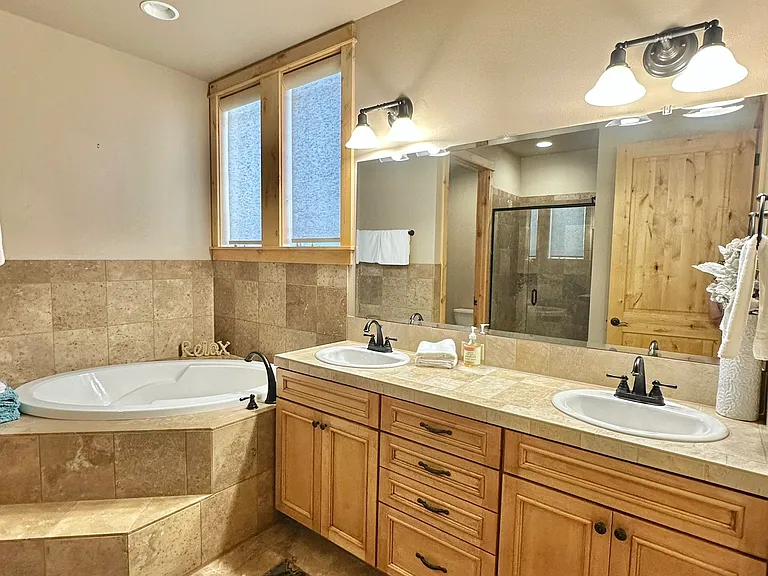 985 SW Vantage Point Way — Photo 11