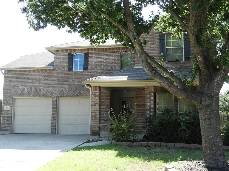 3900 Coloma Dr — Photo 1