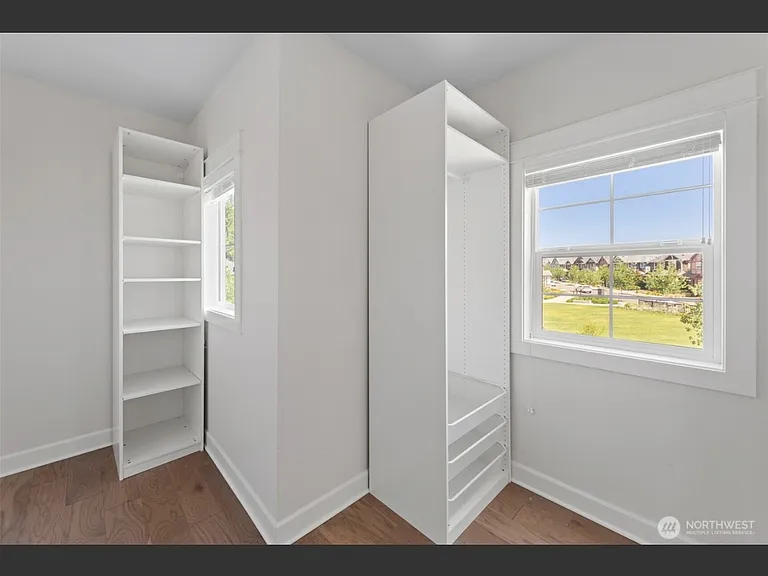 415 5th Ave NE — Photo 17