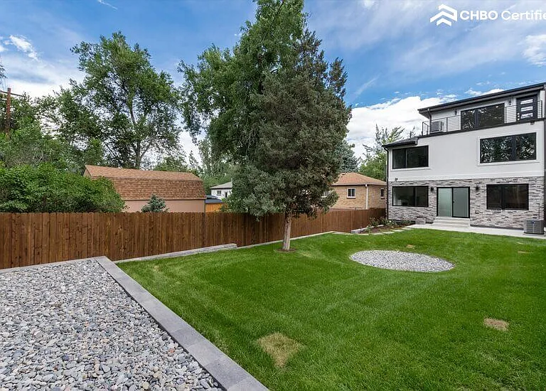 6083 S Sycamore St — Photo 48