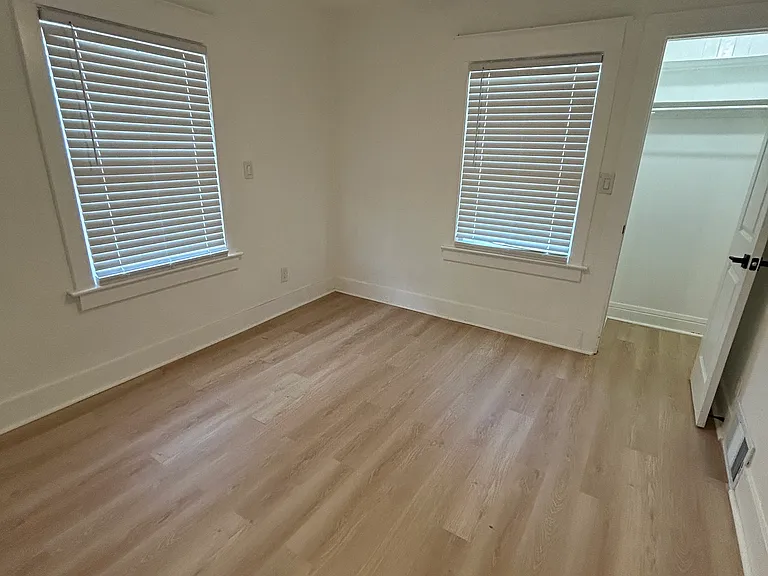 4138 Locust St — Photo 9