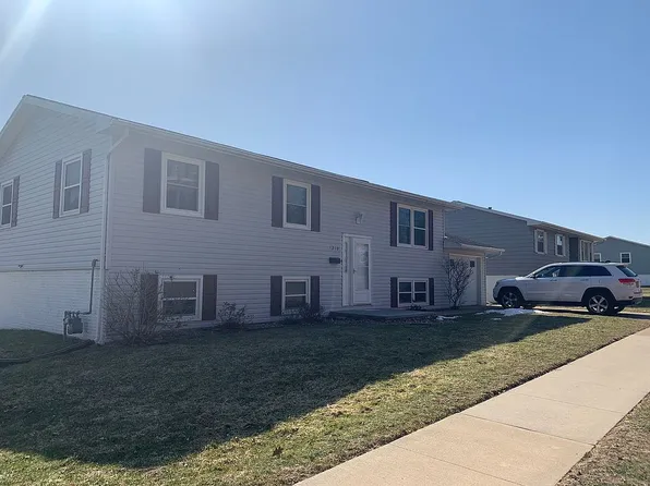 1210 Mount Loretta Ave, Dubuque, IA 52003